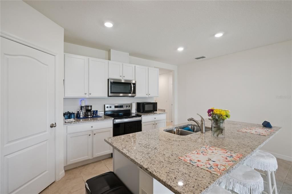 For Sale: $395,000 (4 beds, 2 baths, 1836 Square Feet)