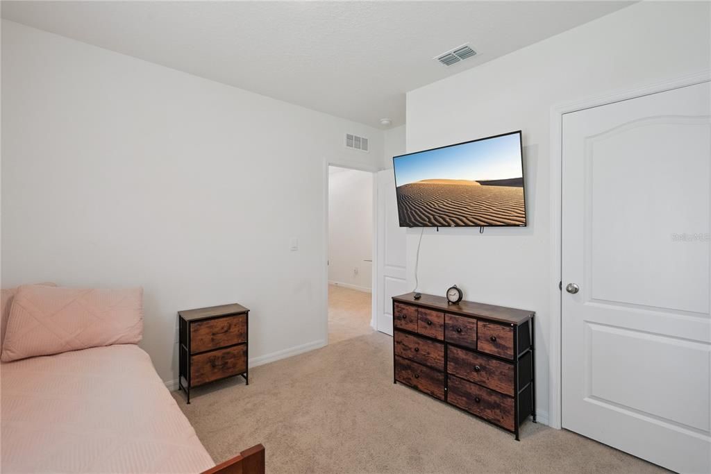 For Sale: $395,000 (4 beds, 2 baths, 1836 Square Feet)