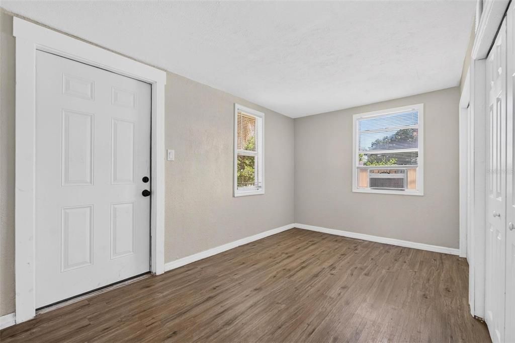 En Venta: $369,900 (4 camas, 2 baños, 1420 Pies cuadrados)