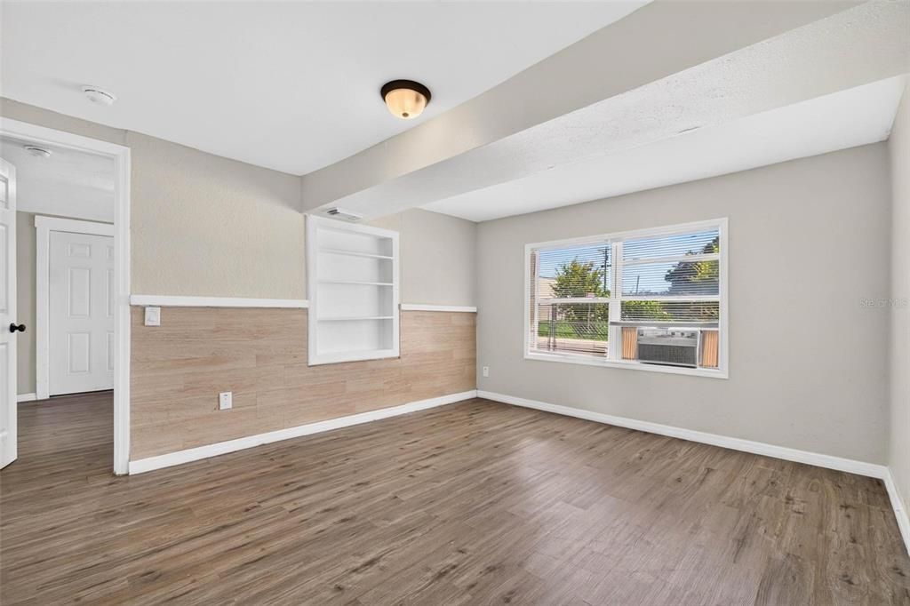 En Venta: $369,900 (4 camas, 2 baños, 1420 Pies cuadrados)