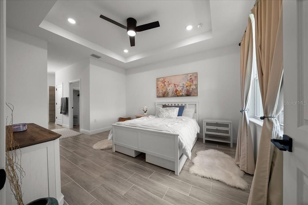 For Sale: $320,000 (4 beds, 2 baths, 1670 Square Feet)