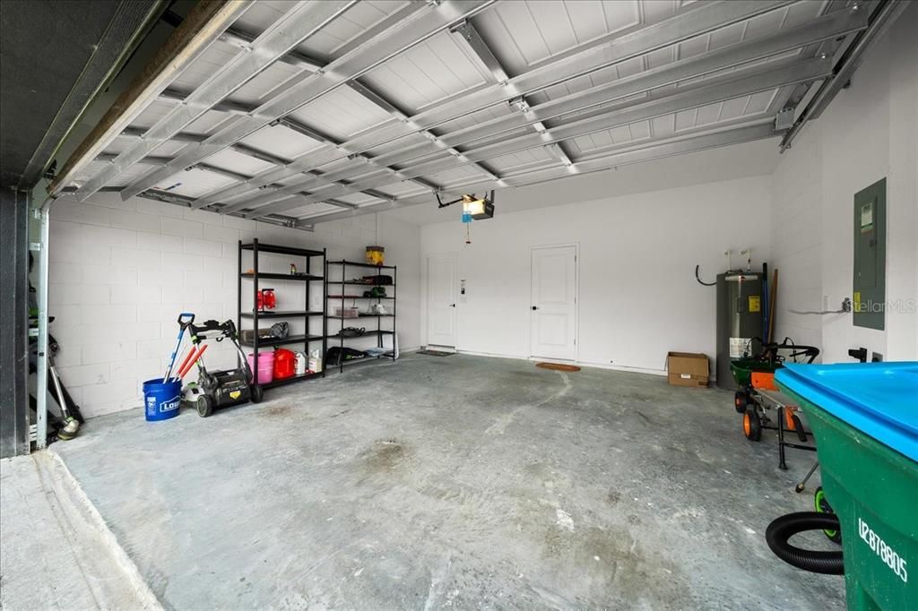 For Sale: $320,000 (4 beds, 2 baths, 1670 Square Feet)