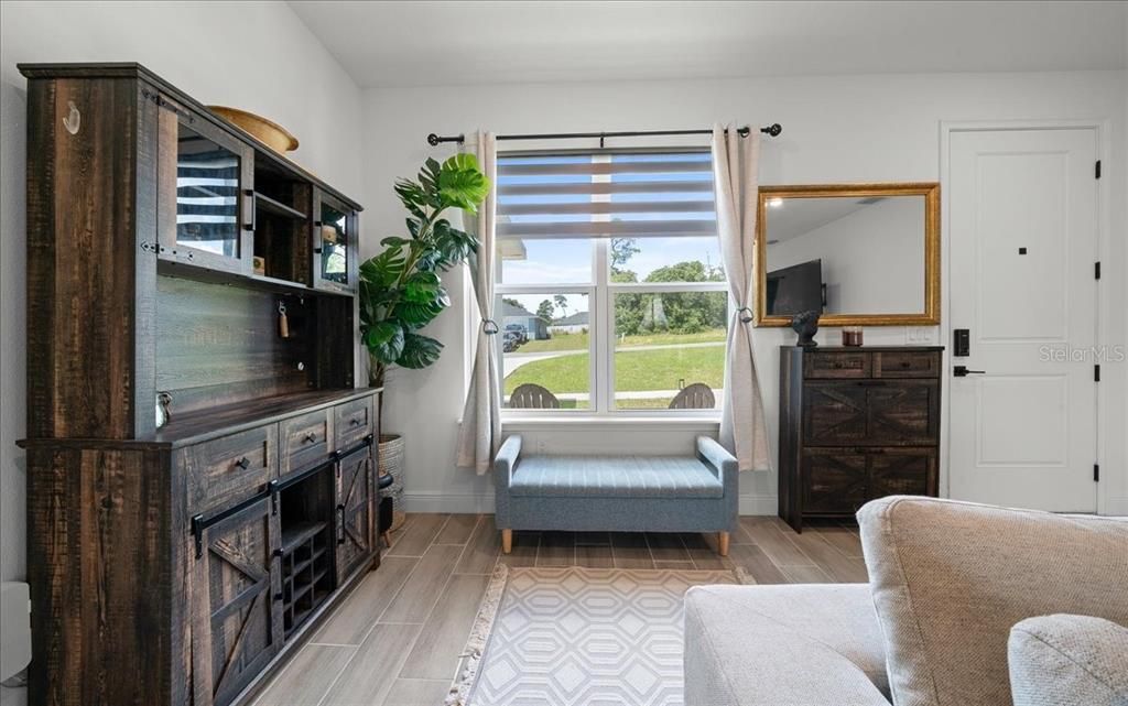 For Sale: $320,000 (4 beds, 2 baths, 1670 Square Feet)