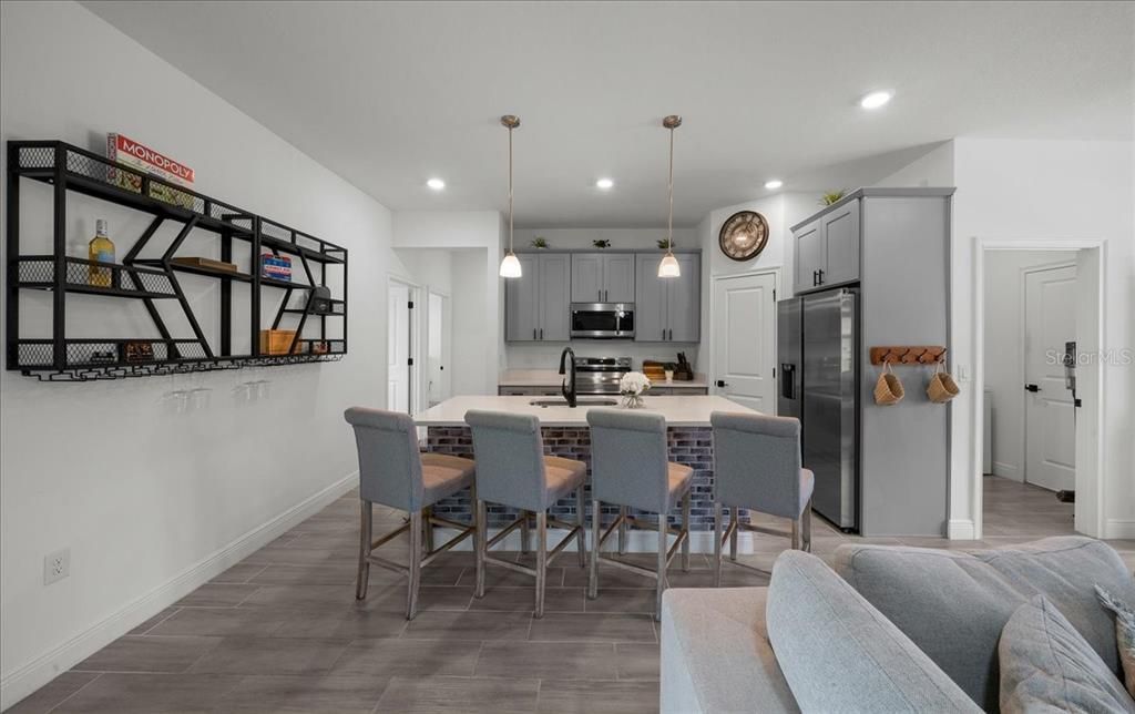 For Sale: $320,000 (4 beds, 2 baths, 1670 Square Feet)
