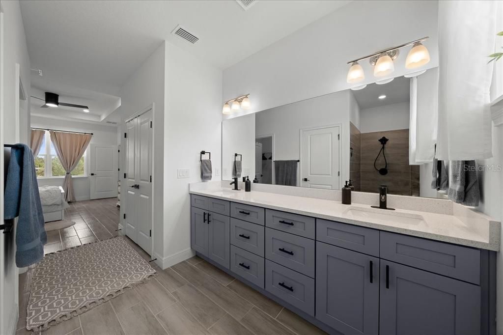 For Sale: $320,000 (4 beds, 2 baths, 1670 Square Feet)
