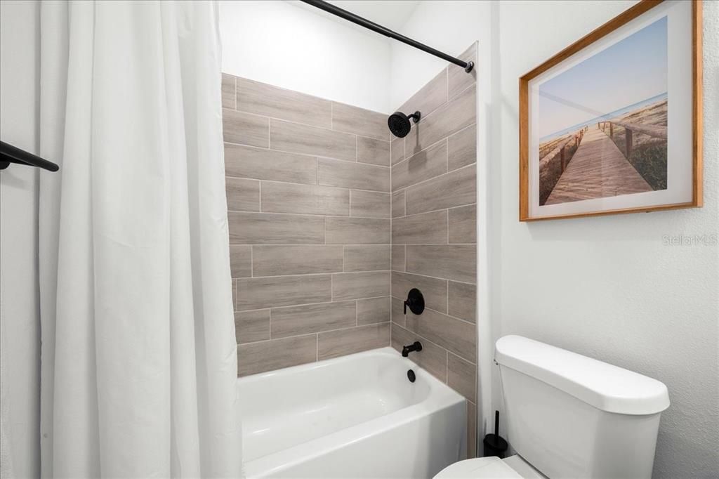 For Sale: $320,000 (4 beds, 2 baths, 1670 Square Feet)