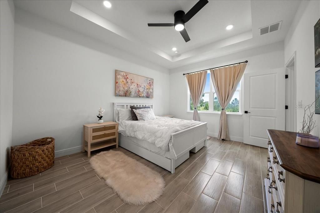 For Sale: $320,000 (4 beds, 2 baths, 1670 Square Feet)