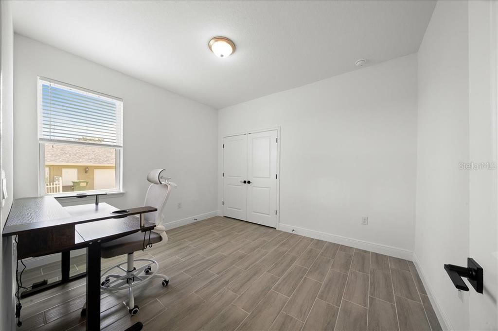 For Sale: $320,000 (4 beds, 2 baths, 1670 Square Feet)