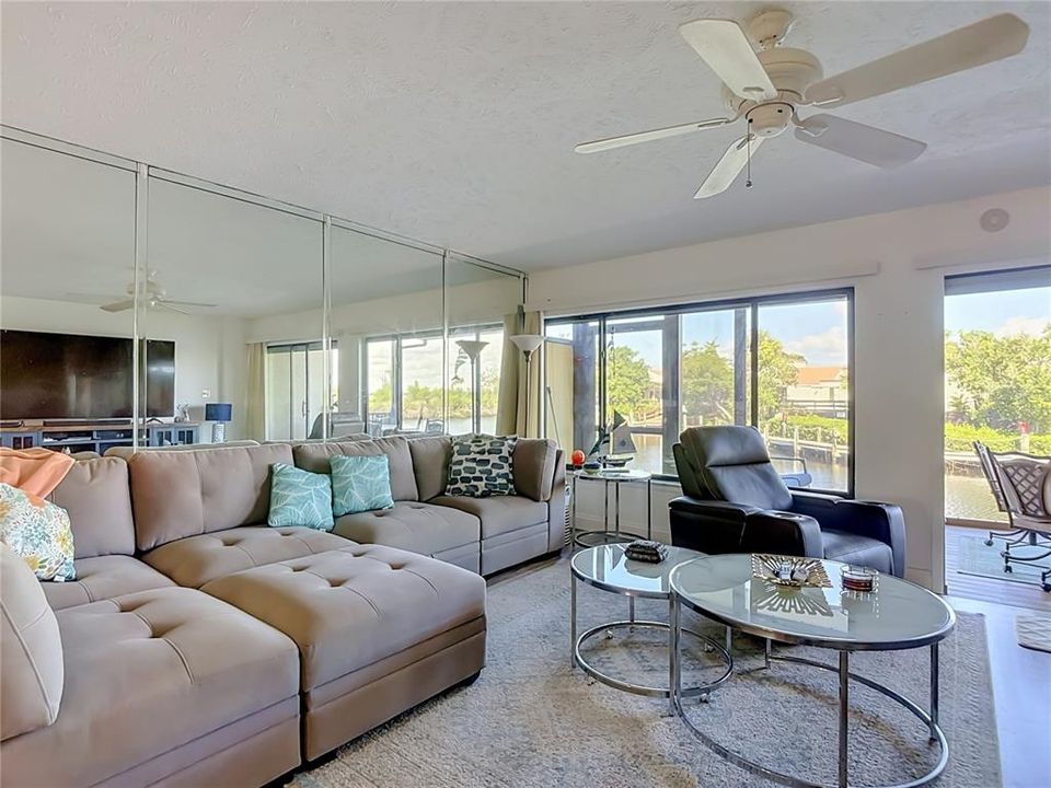 En Venta: $284,900 (3 camas, 2 baños, 1674 Pies cuadrados)