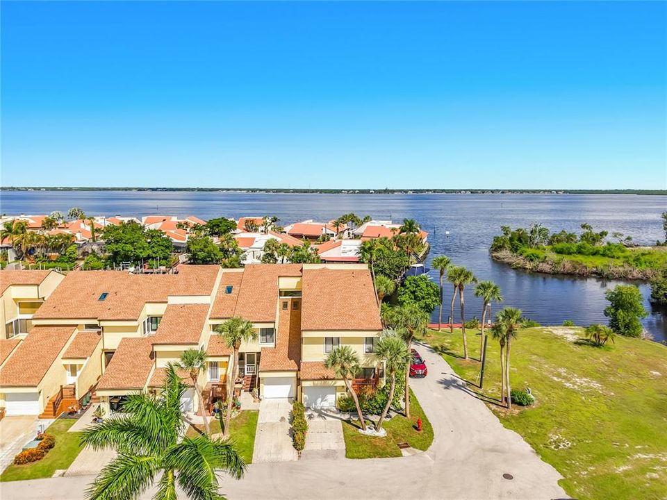 En Venta: $284,900 (3 camas, 2 baños, 1674 Pies cuadrados)