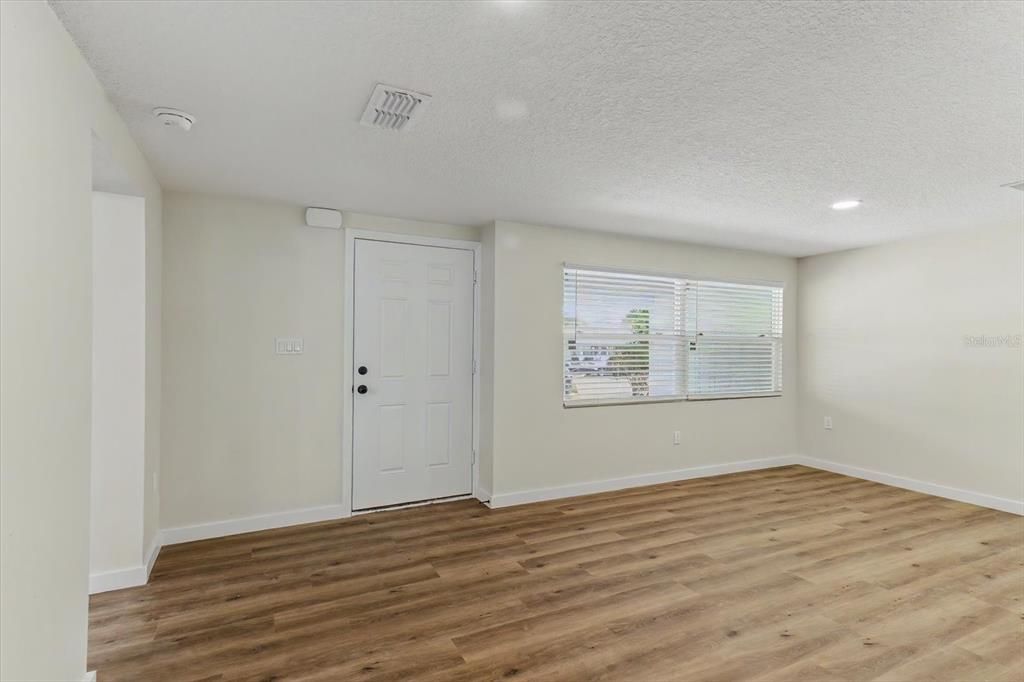 For Sale: $379,000 (3 beds, 2 baths, 1745 Square Feet)