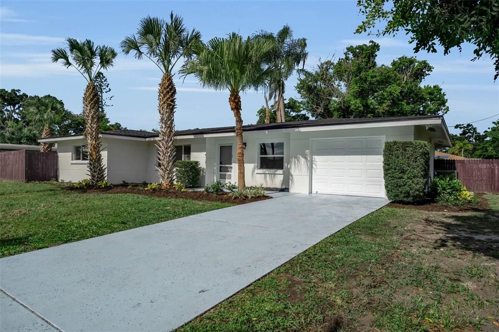 For Sale: $640,000 (3 beds, 2 baths, 1492 Square Feet)