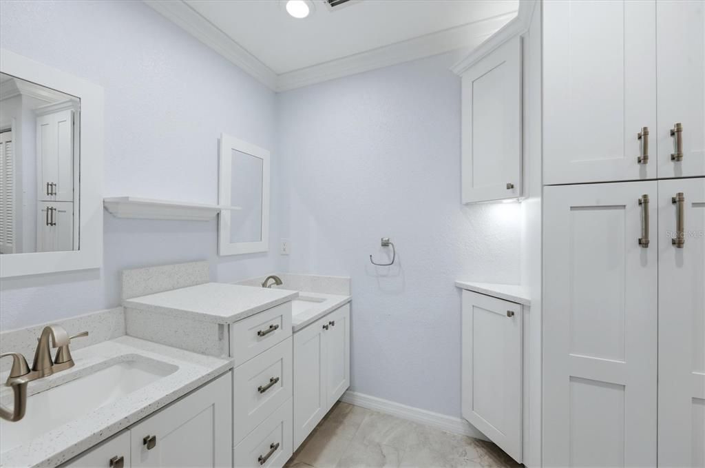 На продажу: $330,000 (2 спален, 2 ванн, 1787 Квадратных фут)