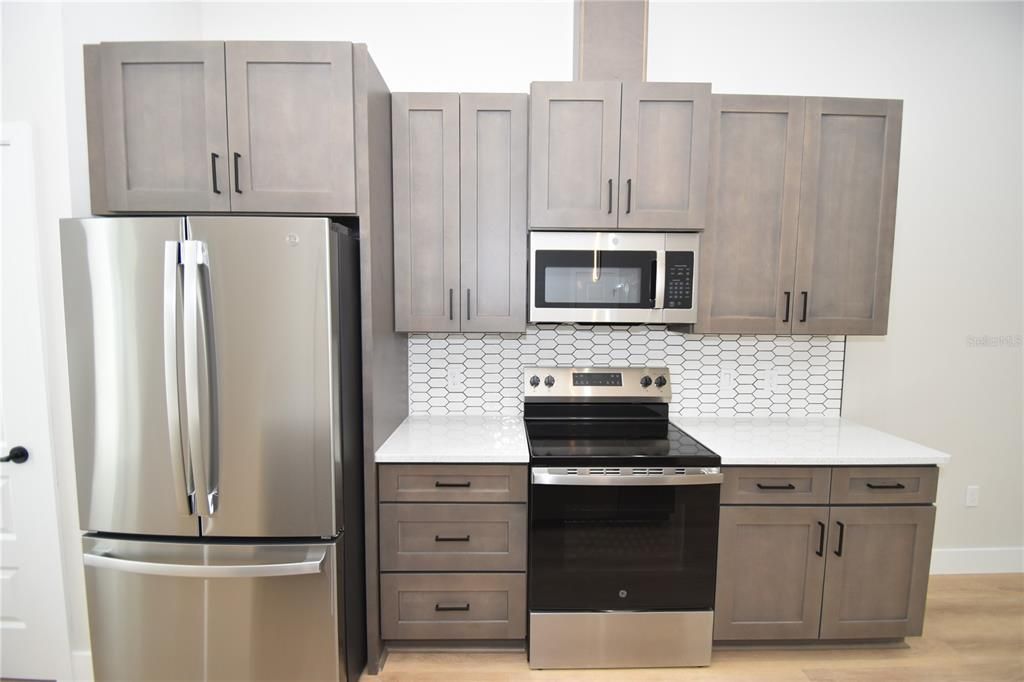 For Rent: $2,000 (3 beds, 2 baths, 1368 Square Feet)
