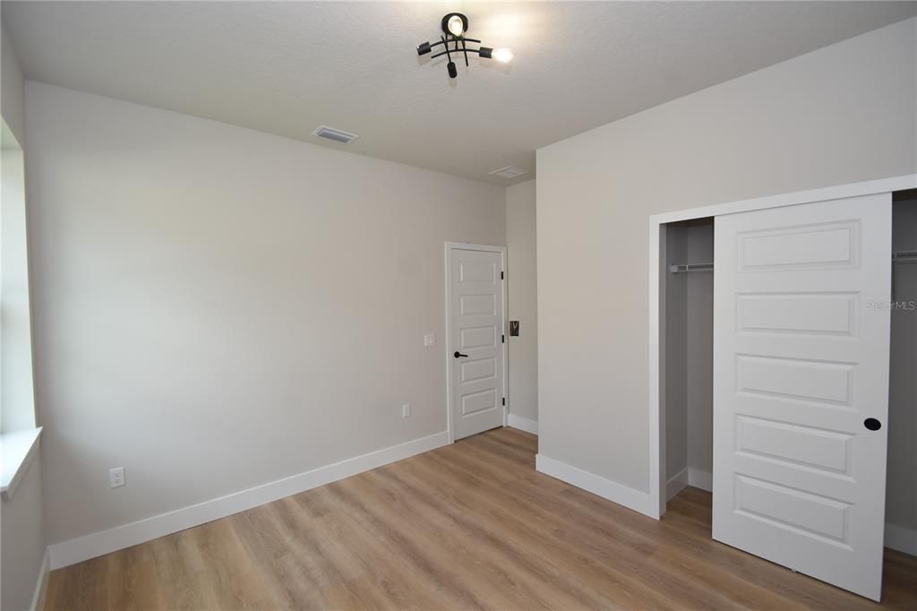 For Rent: $2,000 (3 beds, 2 baths, 1368 Square Feet)