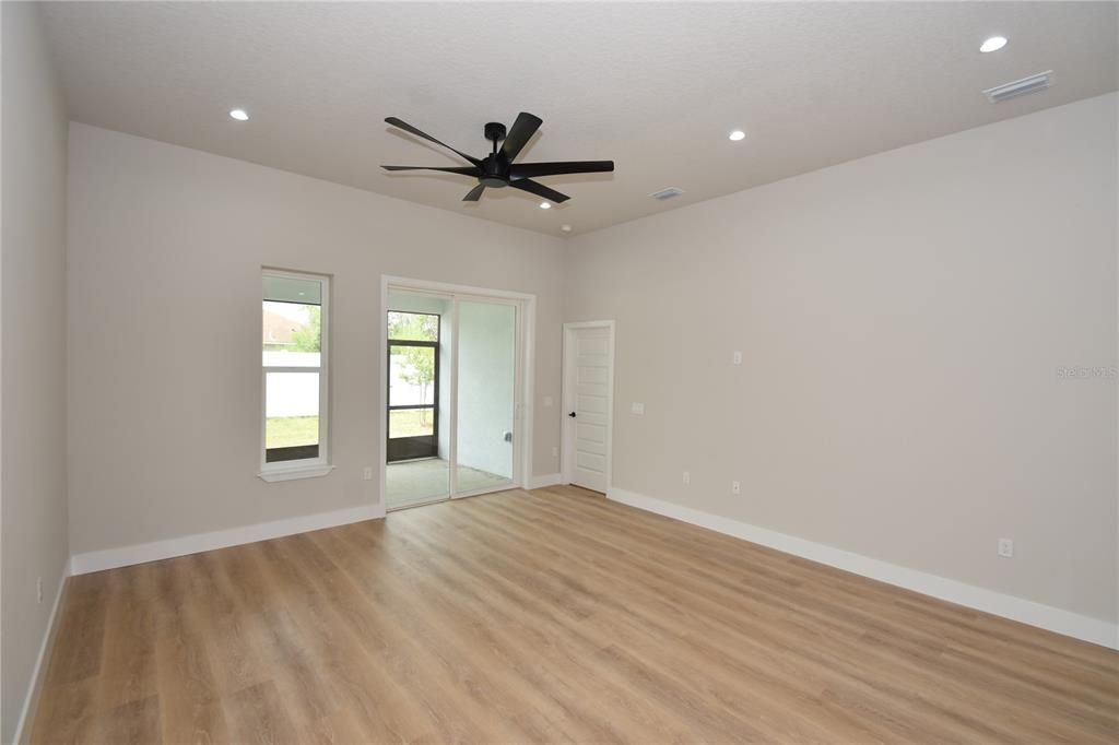 For Rent: $2,000 (3 beds, 2 baths, 1368 Square Feet)