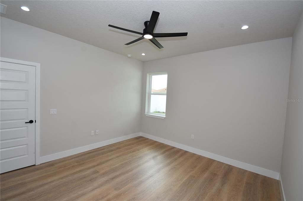 For Rent: $2,000 (3 beds, 2 baths, 1368 Square Feet)