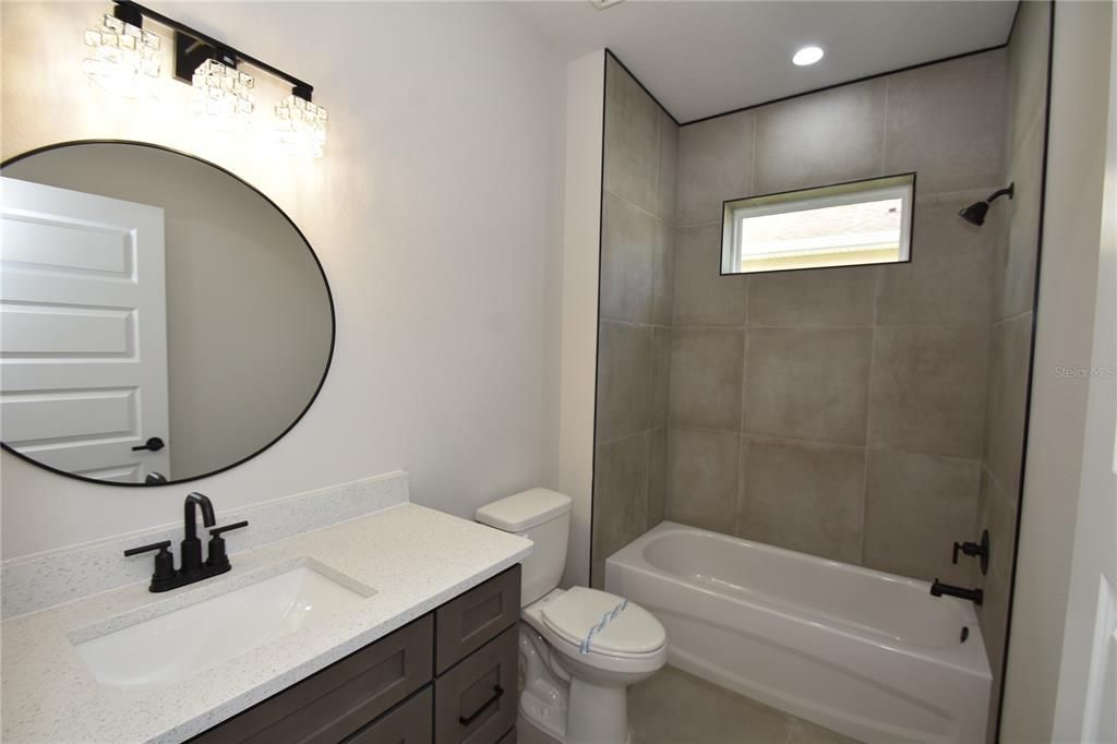 For Rent: $2,000 (3 beds, 2 baths, 1368 Square Feet)
