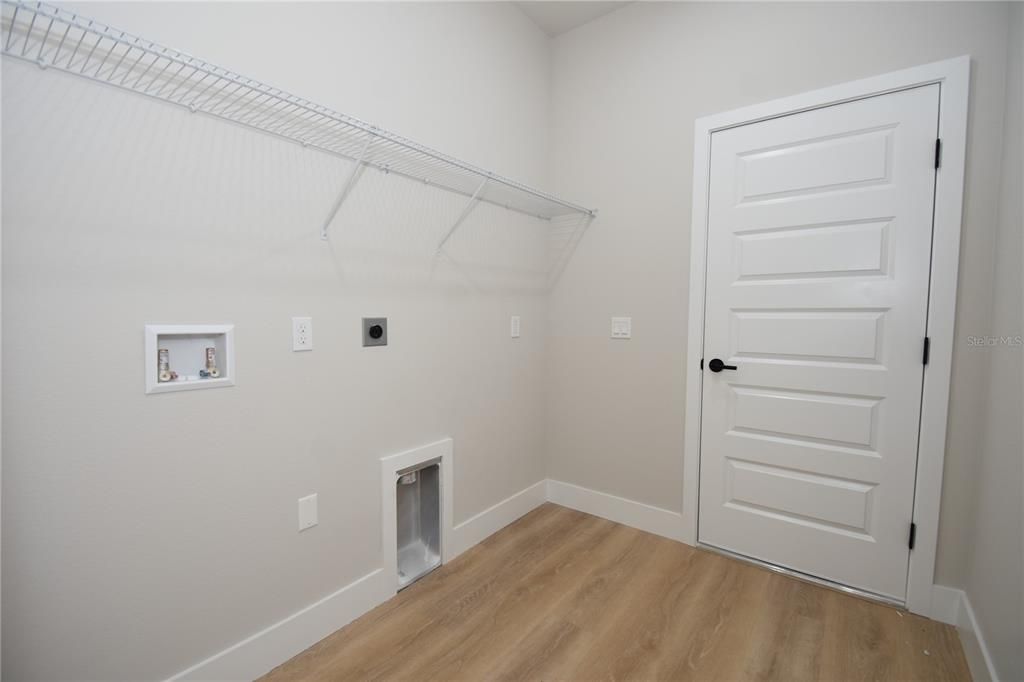 For Rent: $2,000 (3 beds, 2 baths, 1368 Square Feet)
