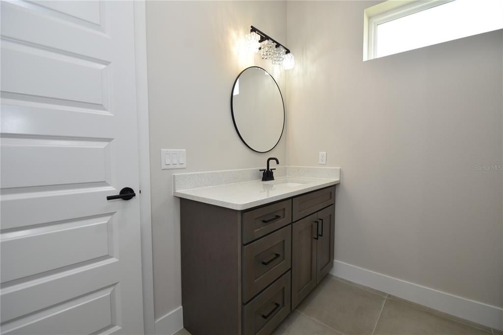 For Rent: $2,000 (3 beds, 2 baths, 1368 Square Feet)