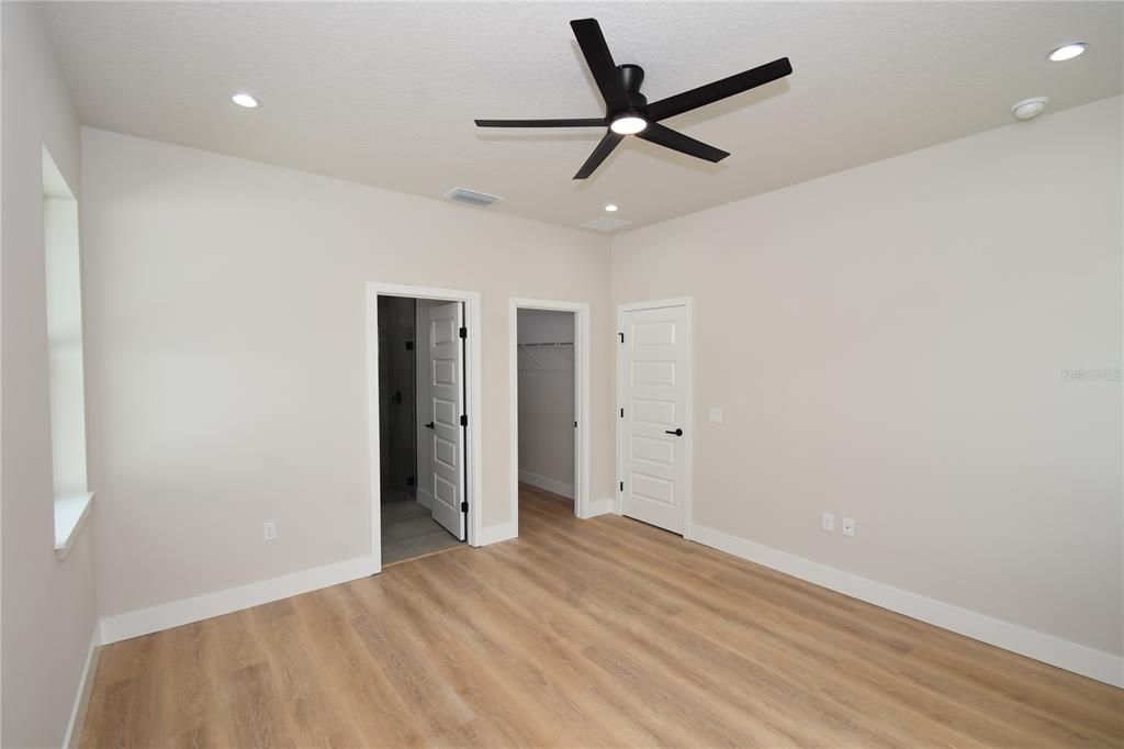 For Rent: $2,000 (3 beds, 2 baths, 1368 Square Feet)