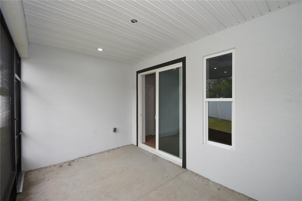 For Rent: $2,000 (3 beds, 2 baths, 1368 Square Feet)