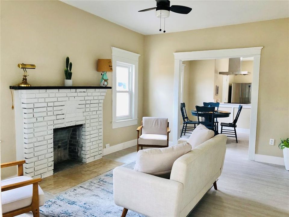 For Sale: $249,999 (3 beds, 1 baths, 850 Square Feet)
