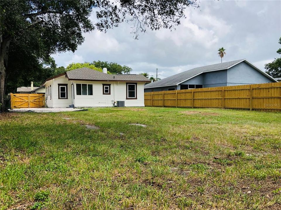 For Sale: $249,999 (3 beds, 1 baths, 850 Square Feet)