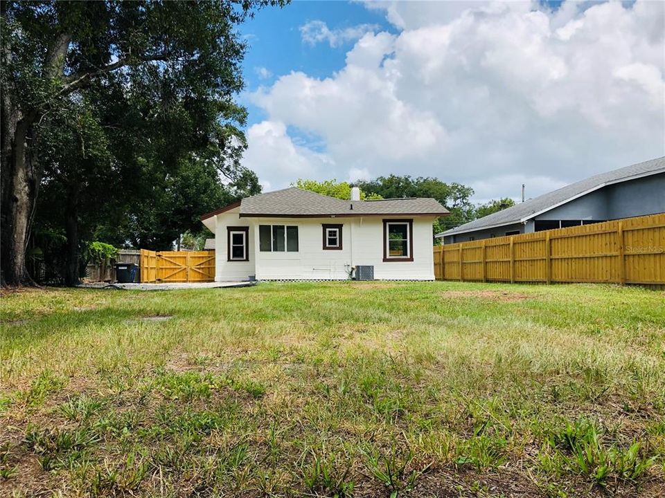 For Sale: $249,999 (3 beds, 1 baths, 850 Square Feet)