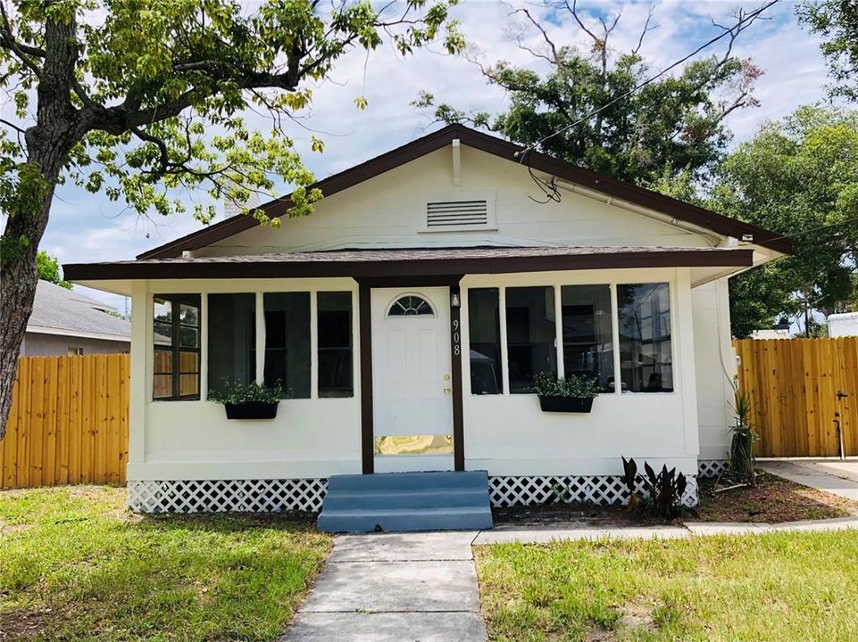 For Sale: $249,999 (3 beds, 1 baths, 850 Square Feet)