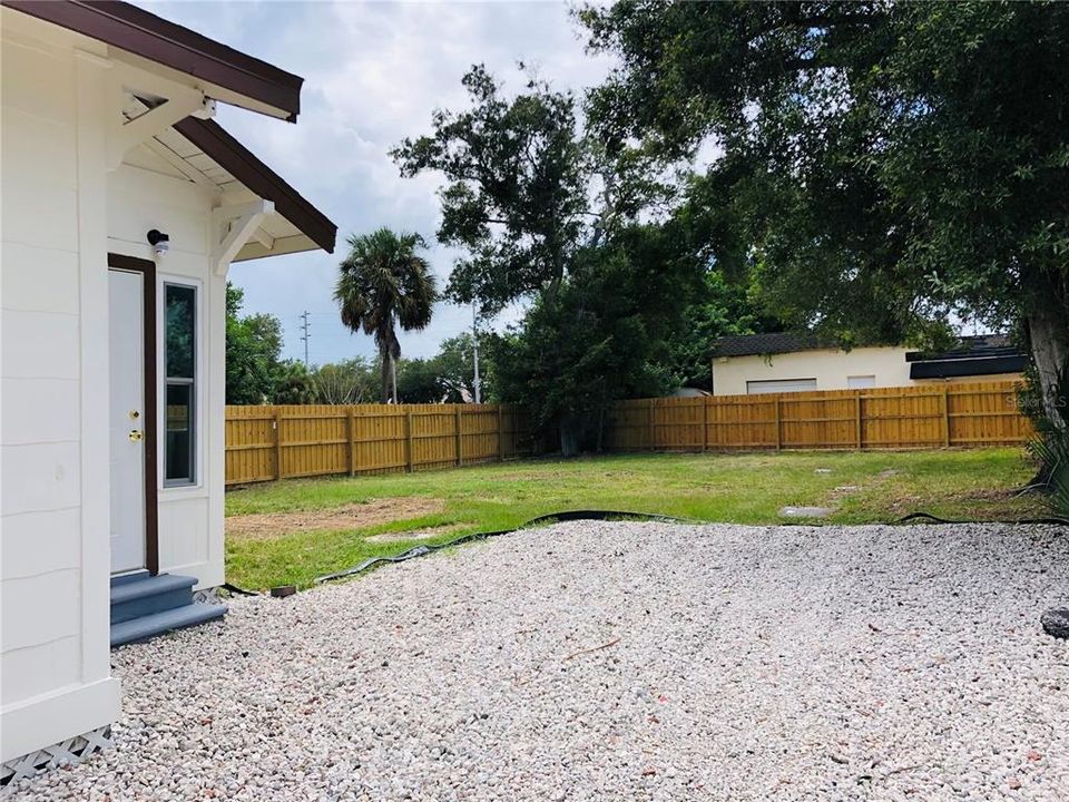 For Sale: $249,999 (3 beds, 1 baths, 850 Square Feet)