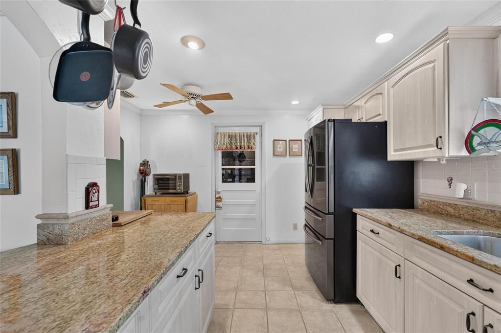 En Venta: $675,000 (3 camas, 2 baños, 1937 Pies cuadrados)