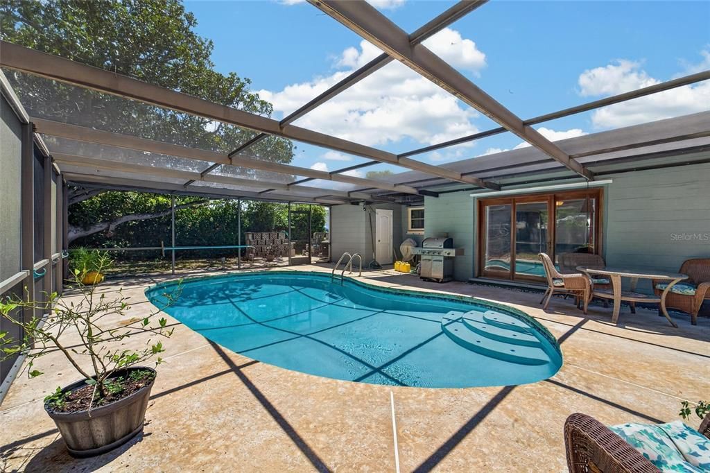 En Venta: $675,000 (3 camas, 2 baños, 1937 Pies cuadrados)