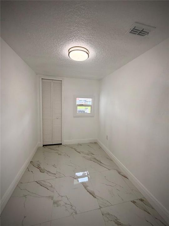В аренду: $1,950 (3 спален, 1 ванн, 849 Квадратных фут)