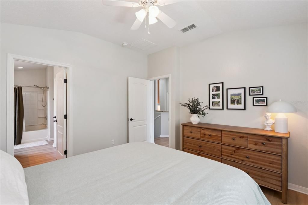 For Sale: $255,000 (2 beds, 2 baths, 1214 Square Feet)