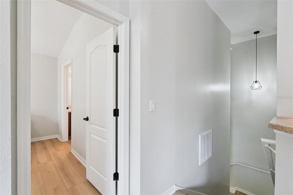 For Sale: $255,000 (2 beds, 2 baths, 1214 Square Feet)