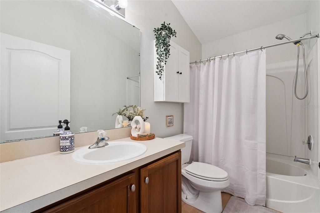 For Sale: $255,000 (2 beds, 2 baths, 1214 Square Feet)
