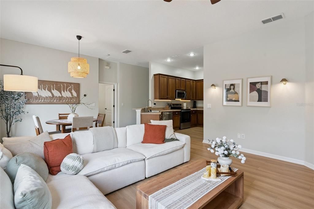 For Sale: $255,000 (2 beds, 2 baths, 1214 Square Feet)