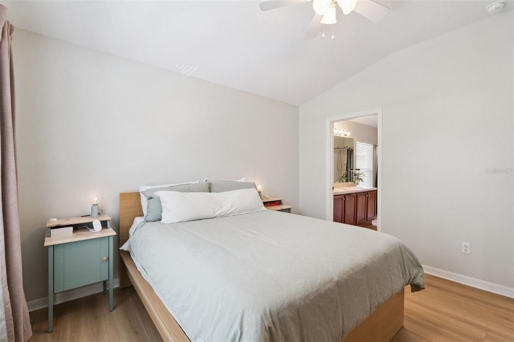 For Sale: $255,000 (2 beds, 2 baths, 1214 Square Feet)