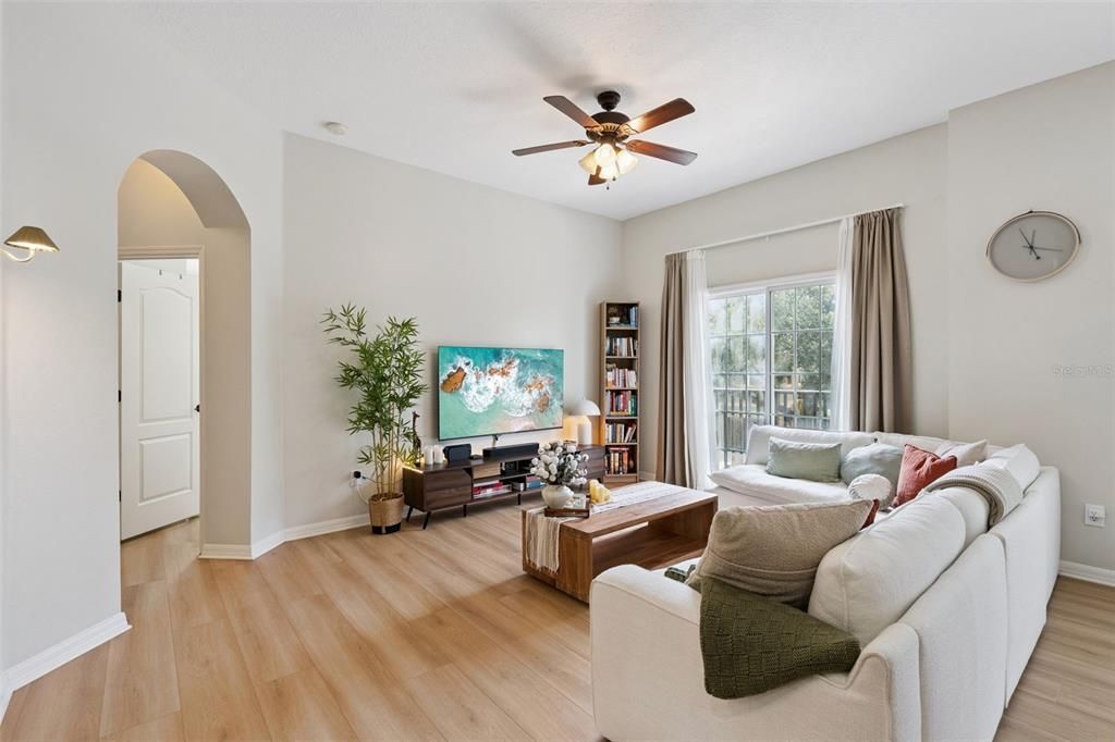 For Sale: $255,000 (2 beds, 2 baths, 1214 Square Feet)