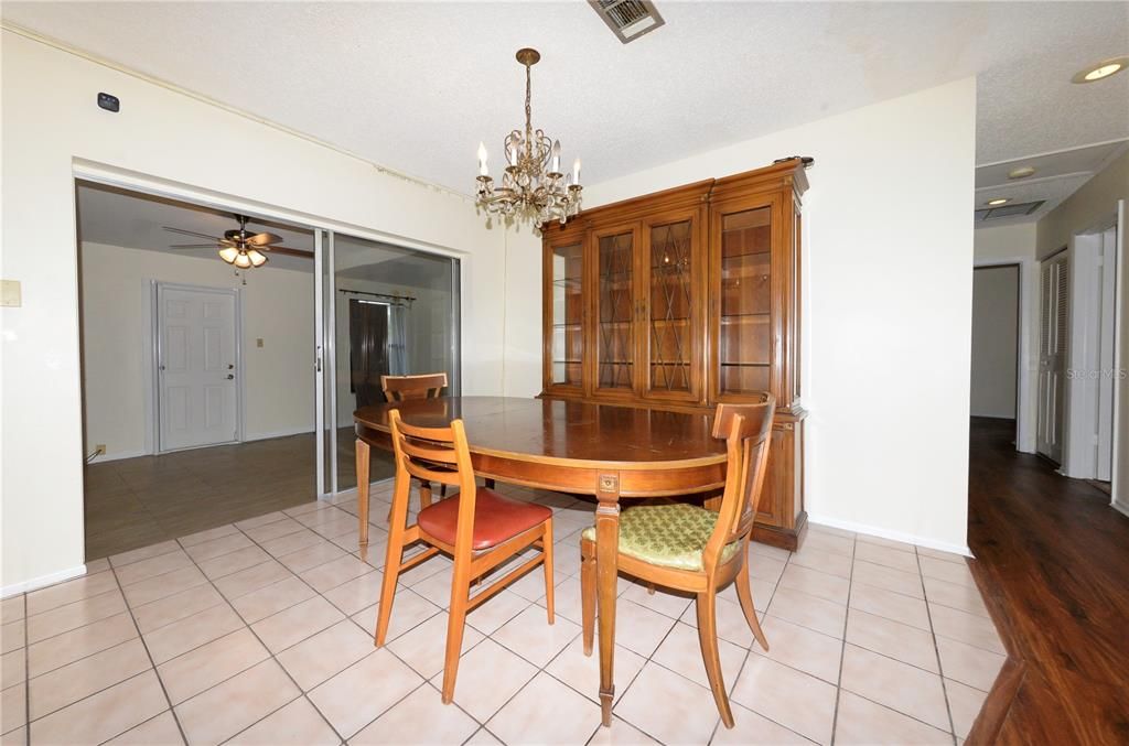 En Venta: $170,000 (3 camas, 2 baños, 1580 Pies cuadrados)