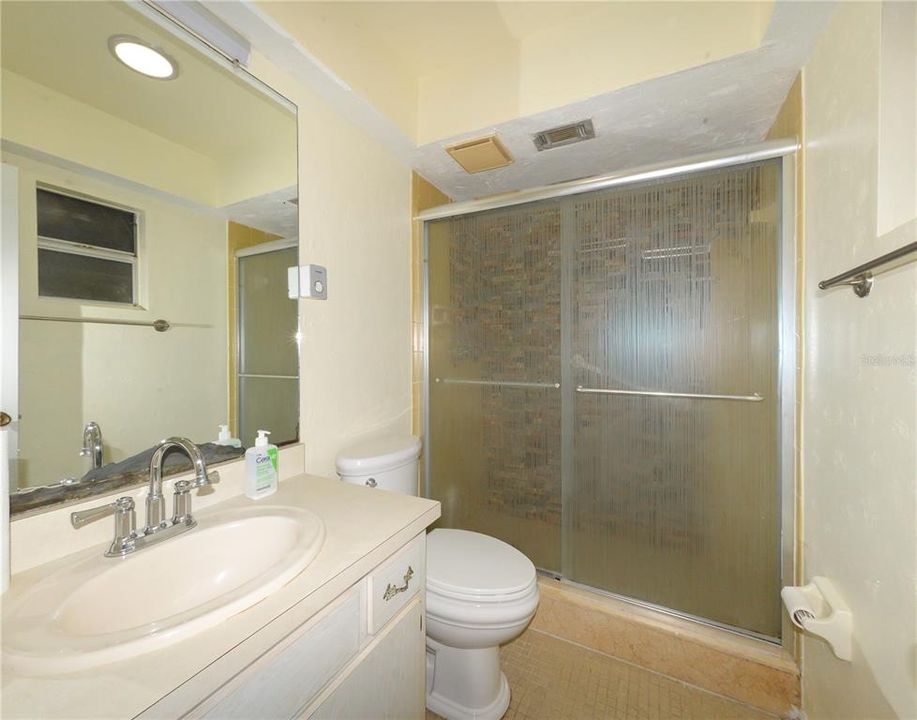 En Venta: $170,000 (3 camas, 2 baños, 1580 Pies cuadrados)