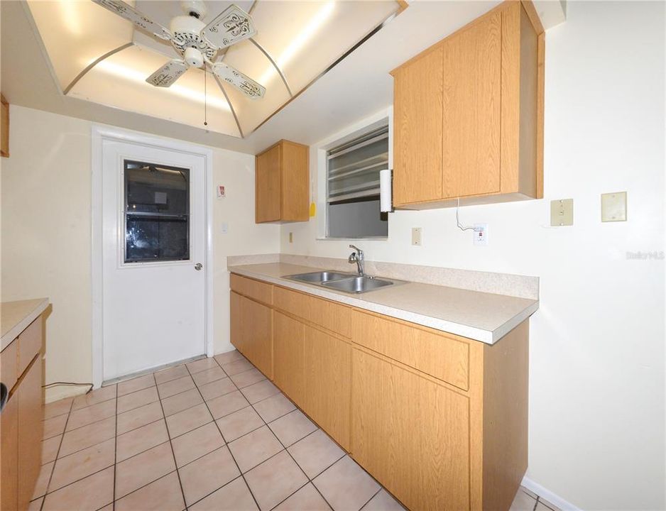En Venta: $170,000 (3 camas, 2 baños, 1580 Pies cuadrados)