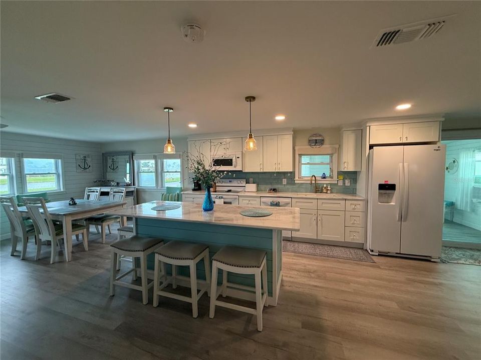 For Rent: $1,995 (2 beds, 2 baths, 1339 Square Feet)