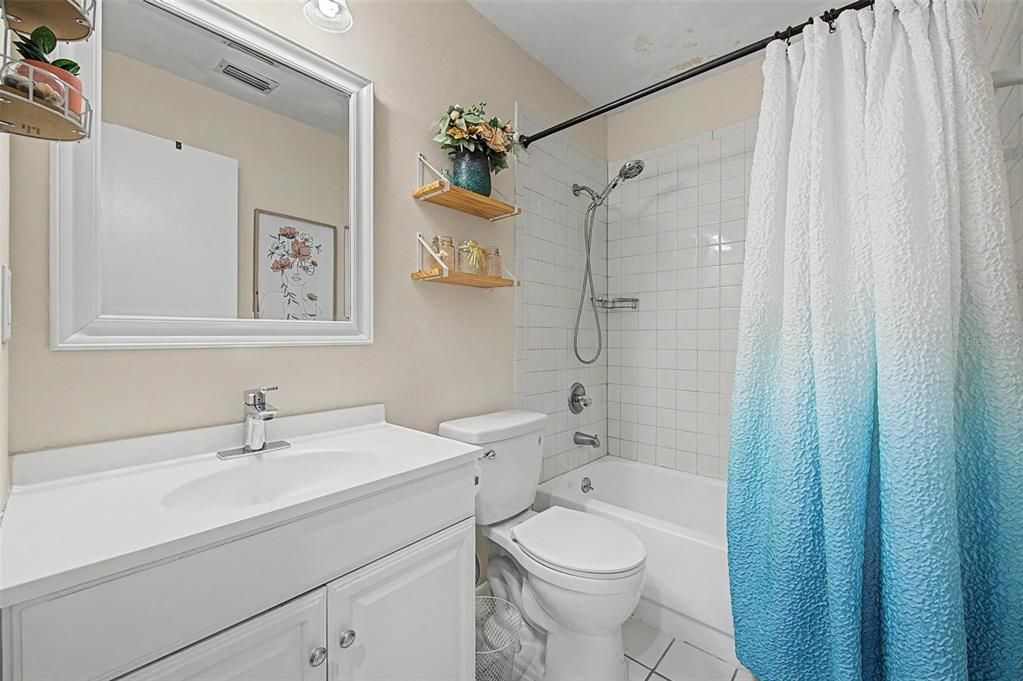 En Venta: $330,000 (3 camas, 2 baños, 1263 Pies cuadrados)