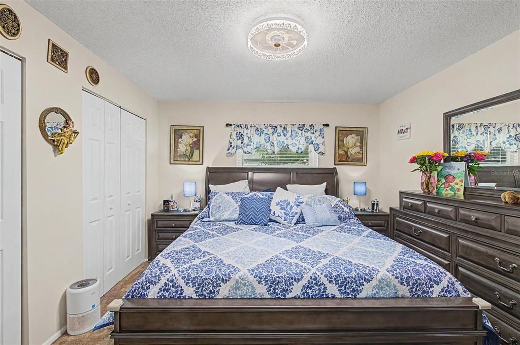 En Venta: $330,000 (3 camas, 2 baños, 1263 Pies cuadrados)
