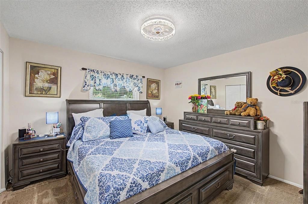 En Venta: $330,000 (3 camas, 2 baños, 1263 Pies cuadrados)