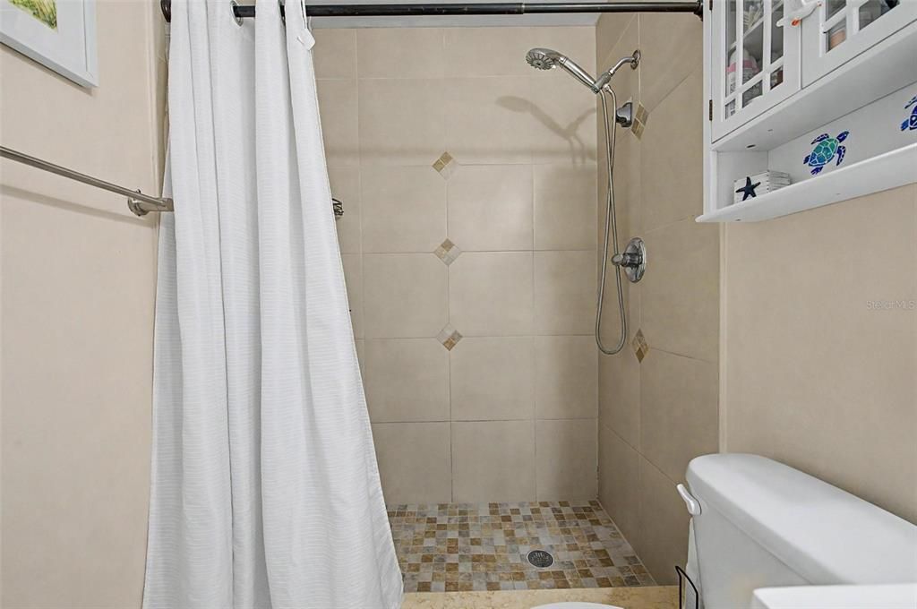 En Venta: $330,000 (3 camas, 2 baños, 1263 Pies cuadrados)