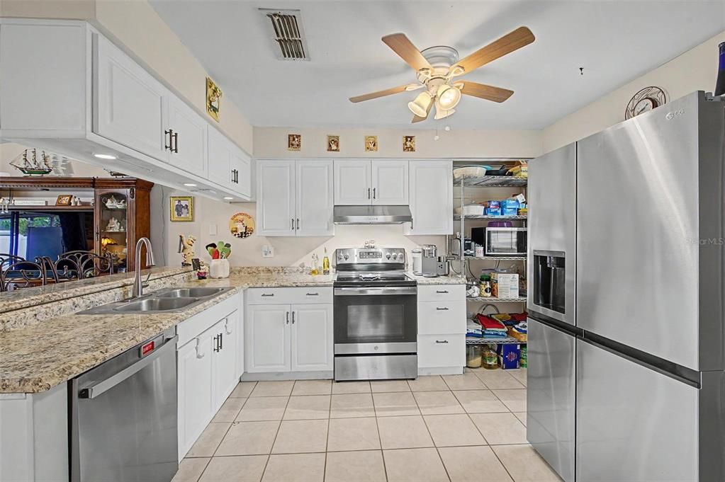 En Venta: $330,000 (3 camas, 2 baños, 1263 Pies cuadrados)