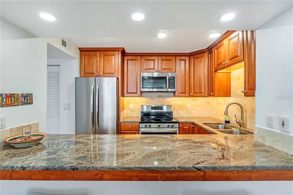 For Rent: $2,300 (2 beds, 2 baths, 1058 Square Feet)